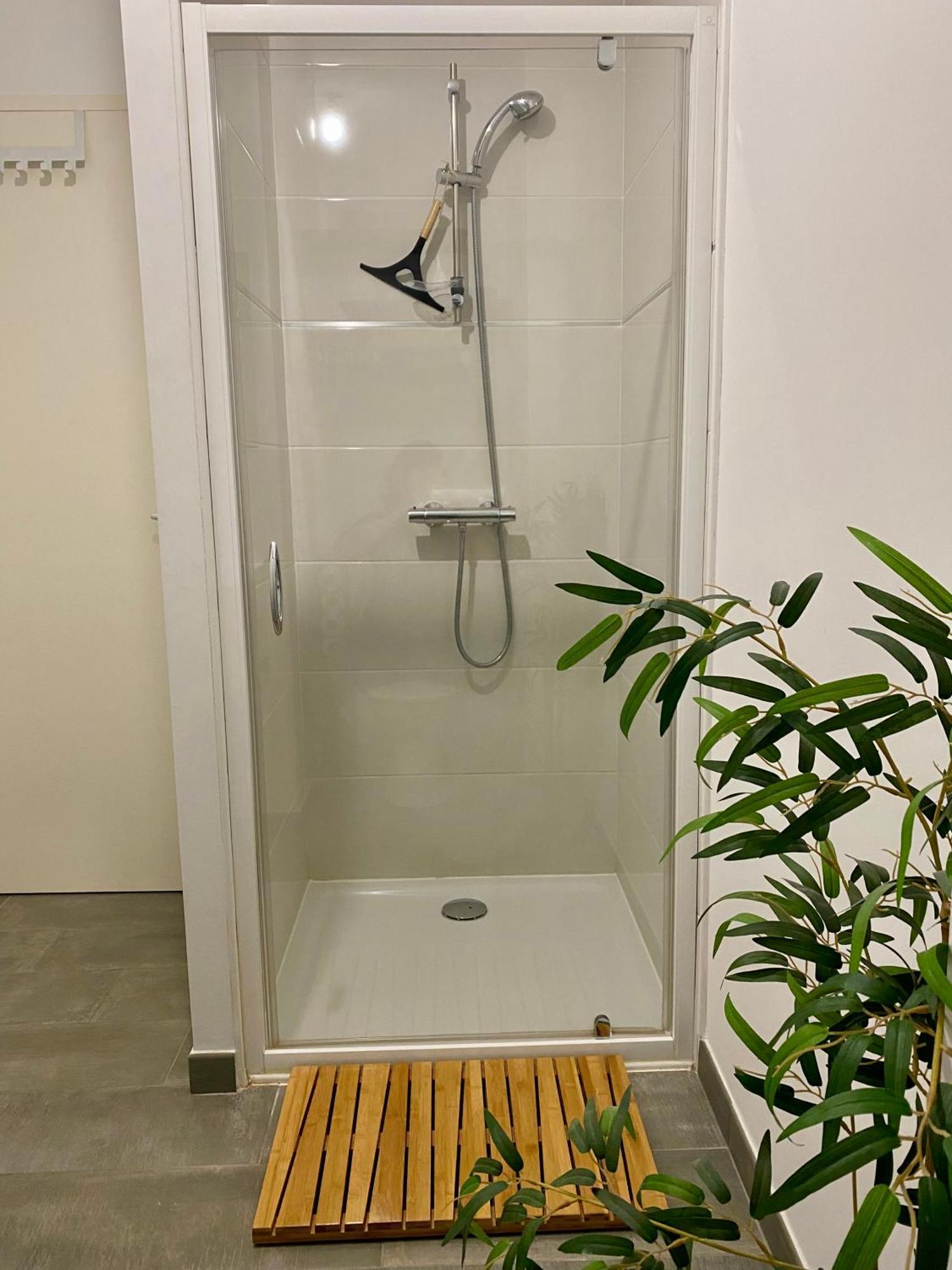 « La Bicyclette » 35M2 Tout Equipe Centre Ville Mayenne Εξωτερικό φωτογραφία
