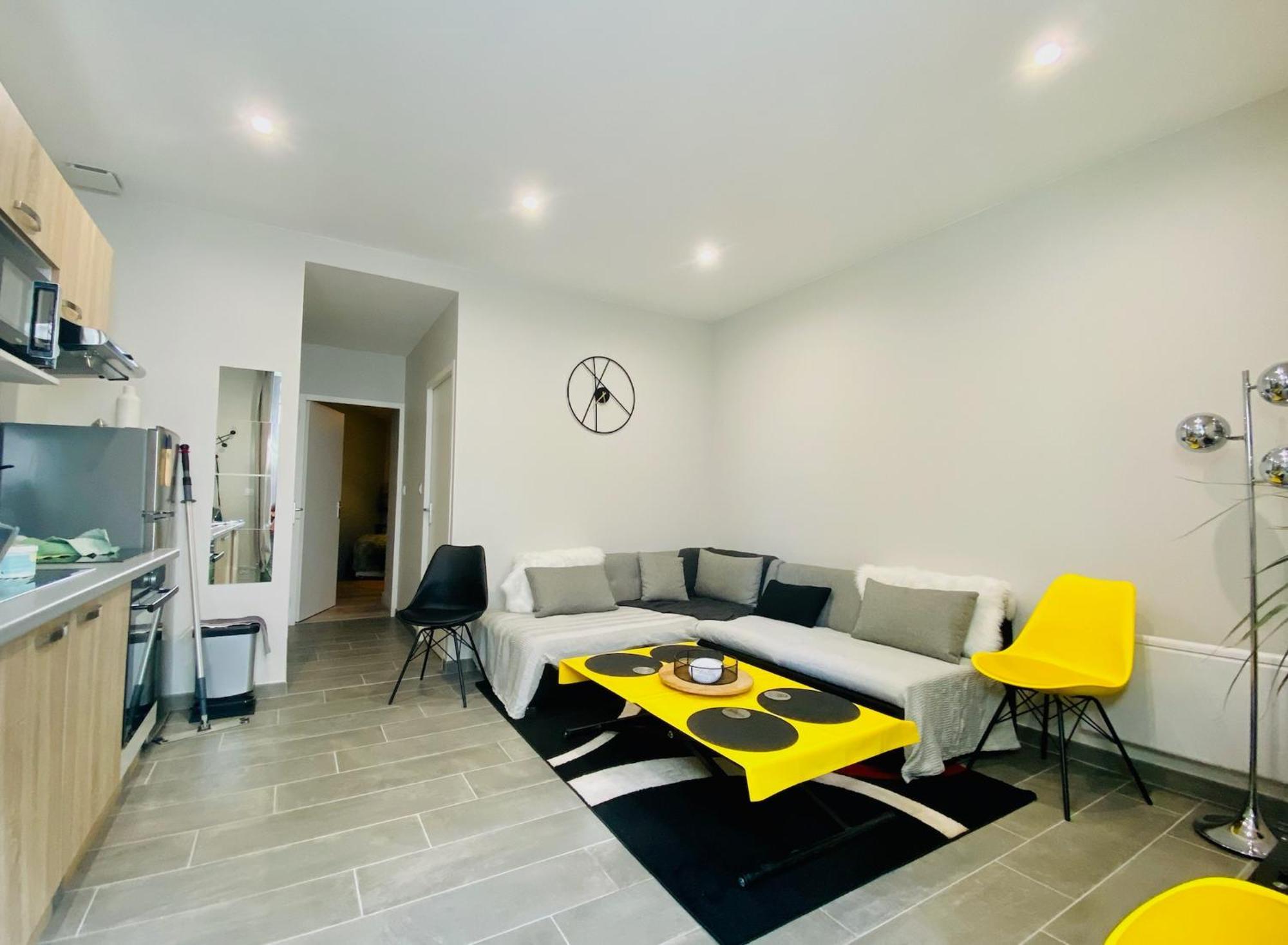 « La Bicyclette » 35M2 Tout Equipe Centre Ville Mayenne Εξωτερικό φωτογραφία